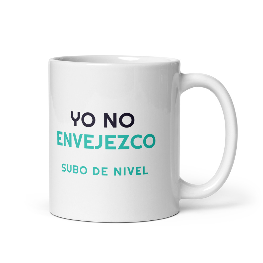 Taza Yo no envejezco subo de nivel